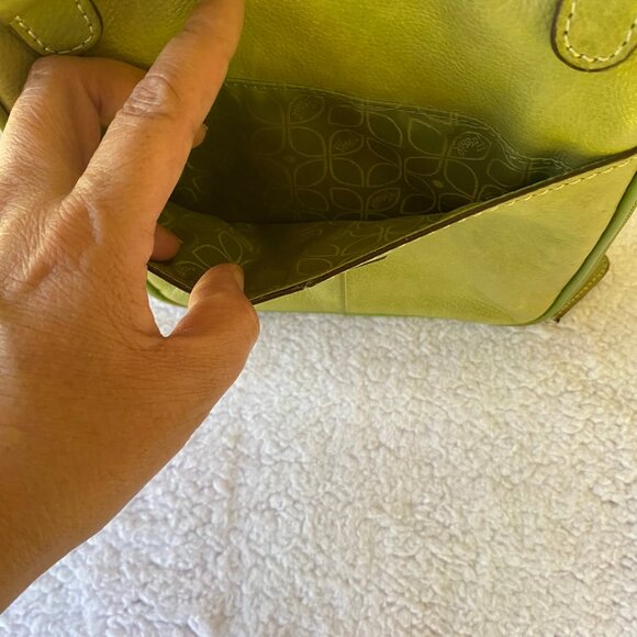 Beautiful Moss Green Leather Fossil Cross Body Bag with Lots of Organization - Picture 13 of 15